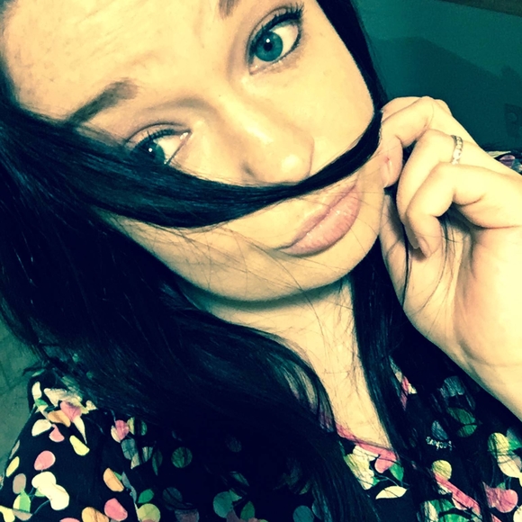 Meet your Posher, Stephanie - Picture 1 of 1